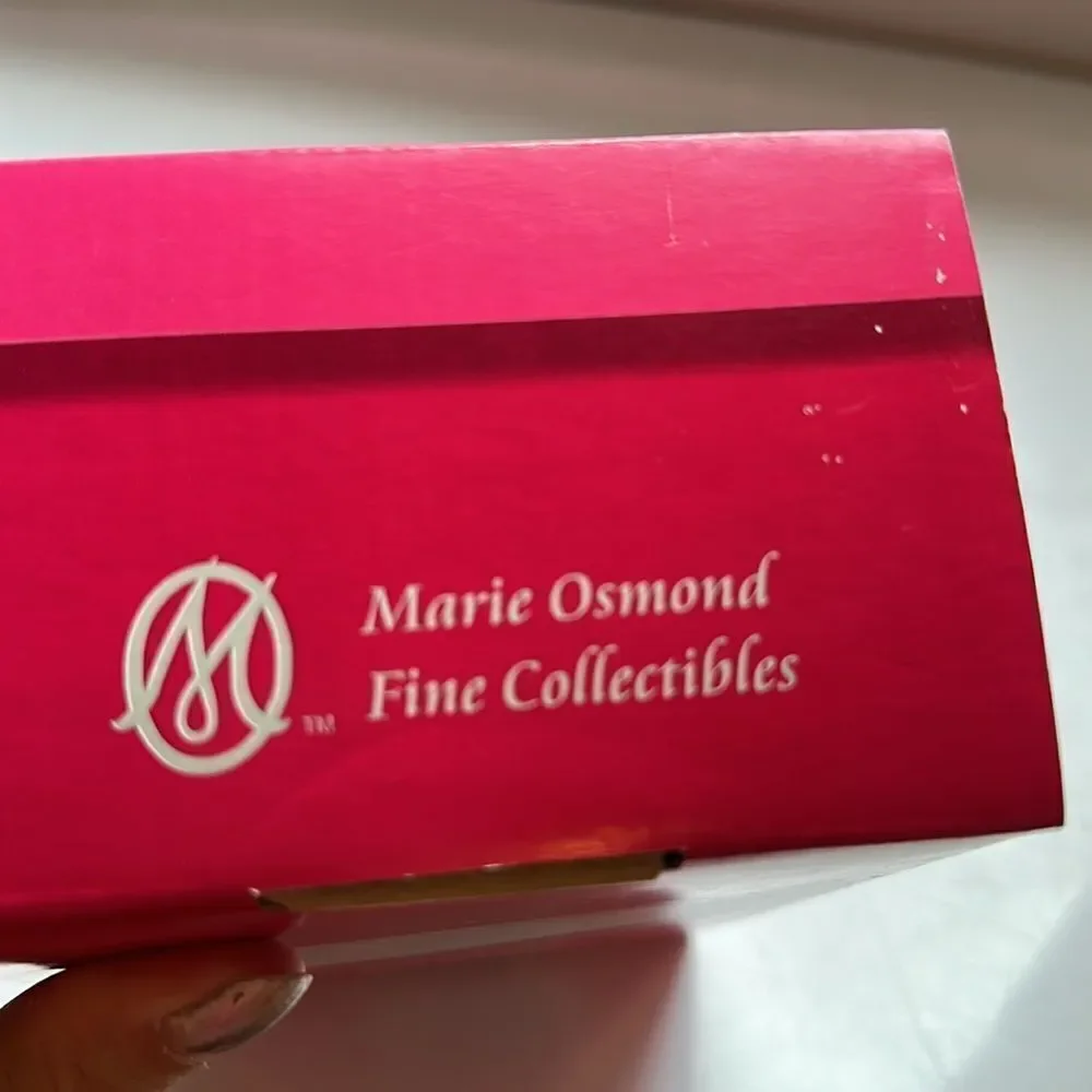 New in box Marie Osmond ‎ Rag A Muffin Banana Nut Tiny Tot porcelain doll